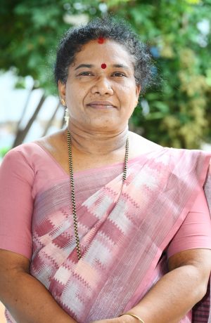 ಶ್ರೀಮತಿ ಪ್ರೀತಿರೇಖಾ ಮುಖ್ಯೋಪಾಧ್ಯಾಯರು, ವಿವೇಕ ಆಂಗ್ಲ ಮಾಧ್ಯಮ ಪ್ರೌಢಶಾಲೆ